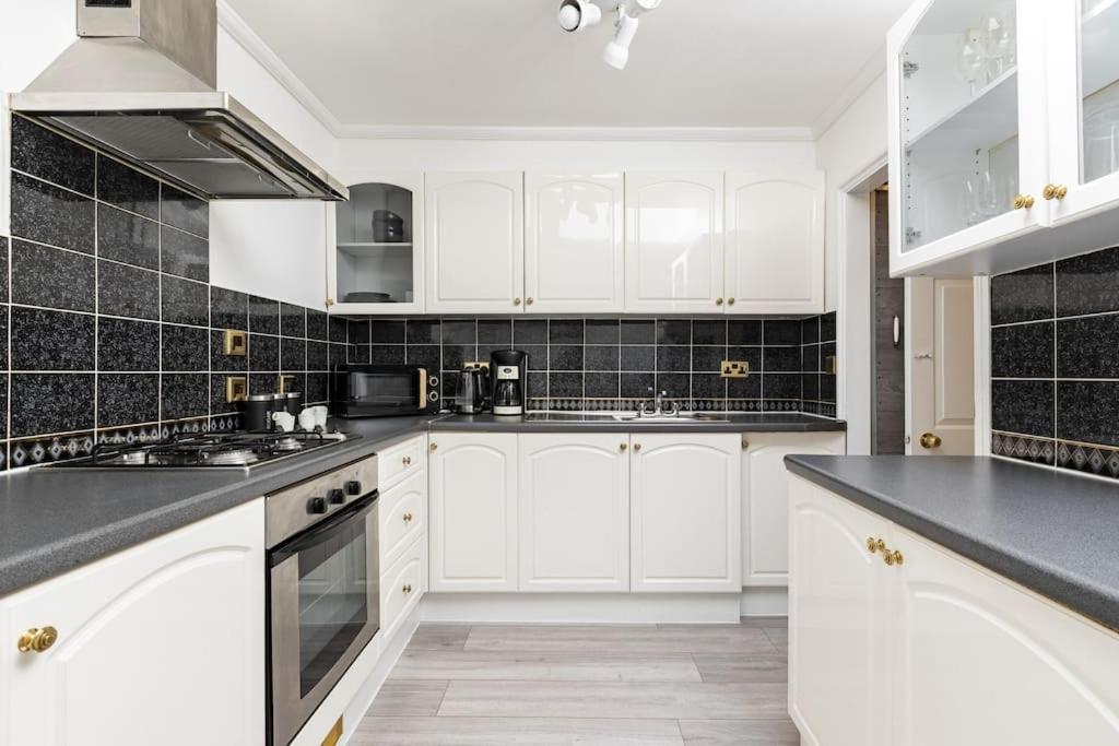 One Bedroom Duplex Apartment Located In Cowley. อ็อกซ์ฟอร์ด ภายนอก รูปภาพ