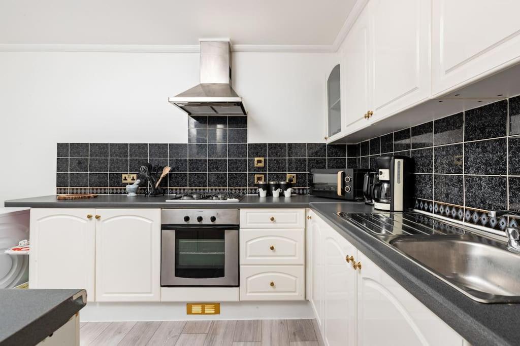 One Bedroom Duplex Apartment Located In Cowley. อ็อกซ์ฟอร์ด ภายนอก รูปภาพ